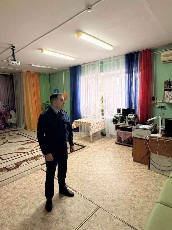 Прокурор Меленковского района Роман Сурков с рабочим визитом посетил Папулинский дом-интерат милосердия для престарелых и инвалидов Прокурор Меленковского района Роман Сурков с рабочим визитом посетил Папулинский дом-интерат милосердия для престарелых и инвалидов