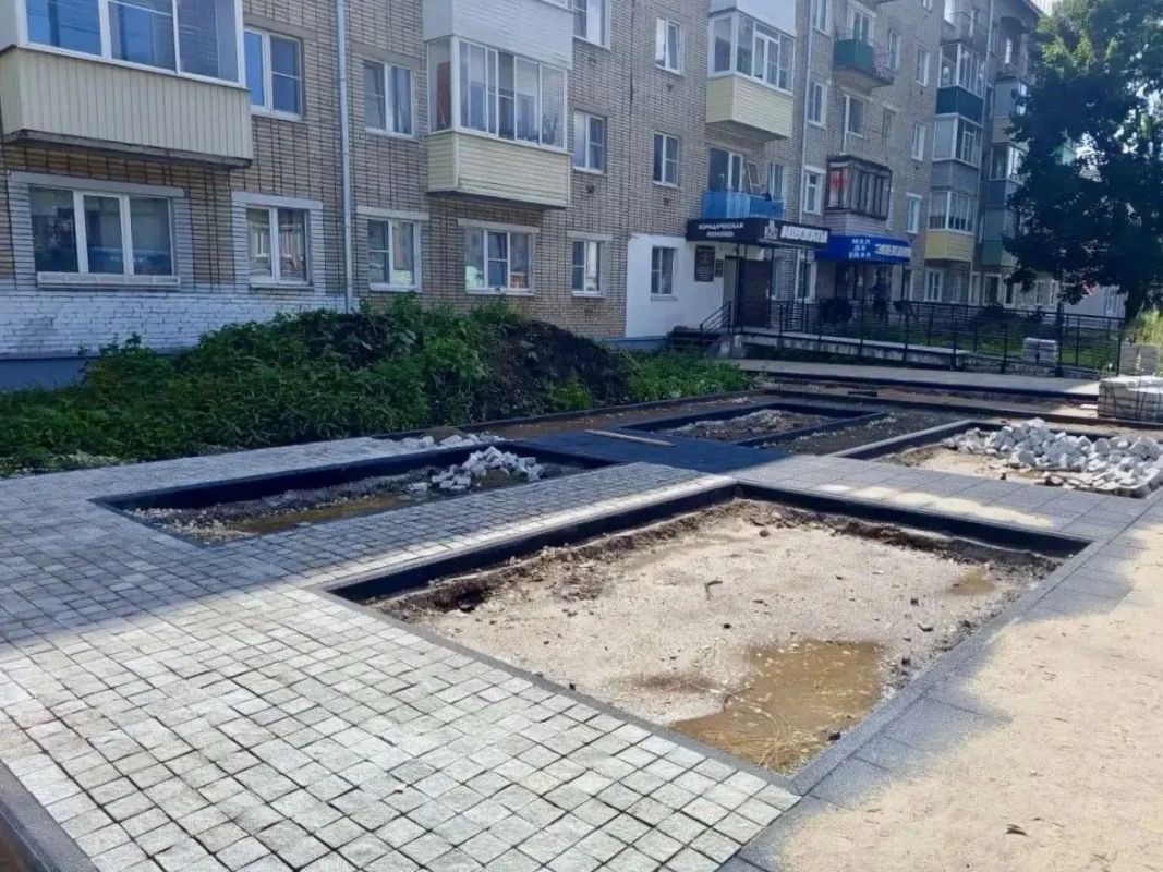 В Александрове продолжается поэтапное обновление центральной улицы Ленина В Александрове продолжается поэтапное обновление центральной улицы Ленина