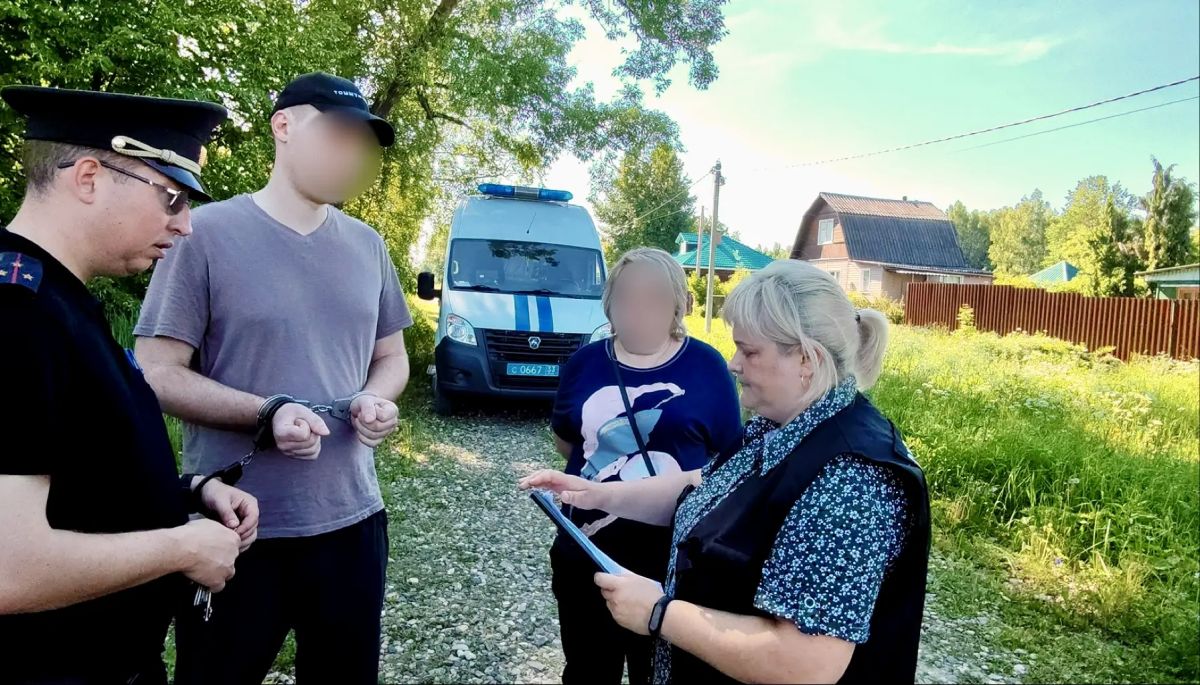 В Александрове перед судом предстанет местный житель по обвинению в убийстве знакомого и незаконном обороте огнестрельного оружия В Александрове перед судом предстанет местный житель по обвинению в убийстве знакомого и незаконном обороте огнестрельного оружия