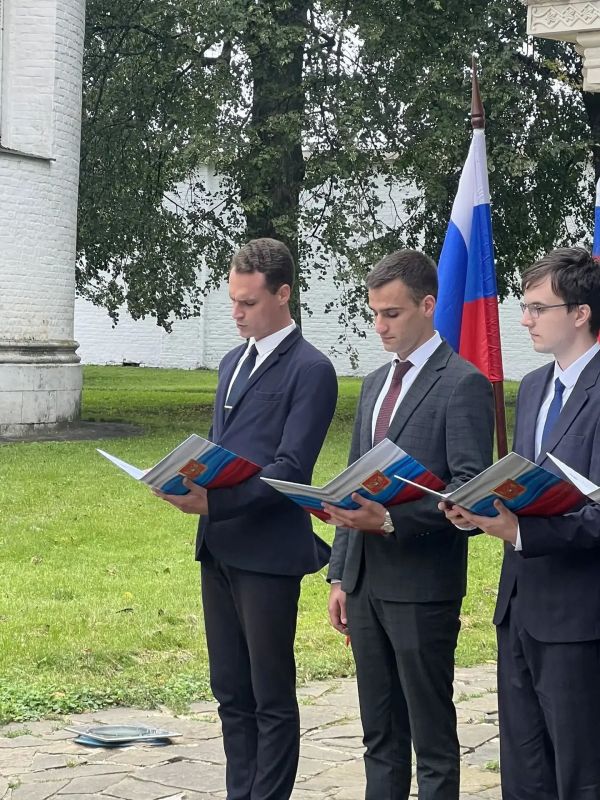 Молодые специалисты прокуратуры области в торжественной обстановке приняли Присягу прокурора Молодые специалисты прокуратуры области в торжественной обстановке приняли Присягу прокурора