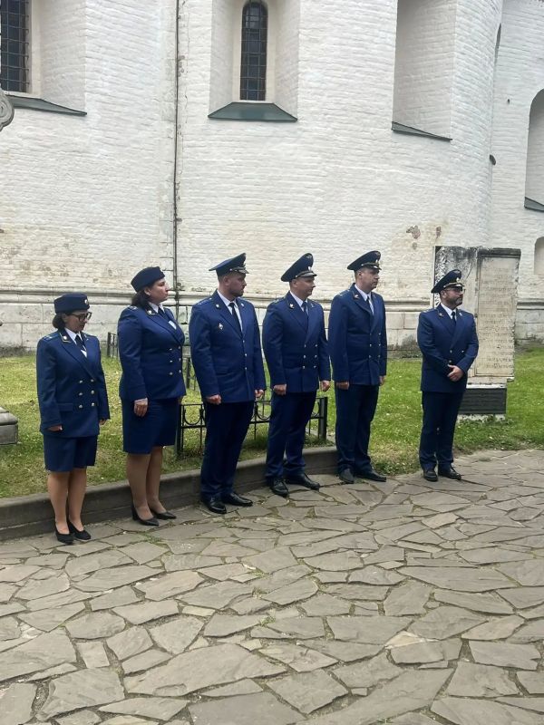 Молодые специалисты прокуратуры области в торжественной обстановке приняли Присягу прокурора Молодые специалисты прокуратуры области в торжественной обстановке приняли Присягу прокурора