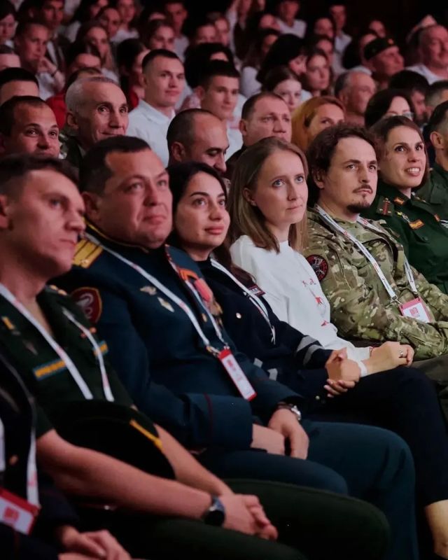 Торжественно открыли пятый полуфинал Всероссийского конкурса наставников «Быть, а не казаться» Торжественно открыли пятый полуфинал Всероссийского конкурса наставников «Быть, а не казаться»