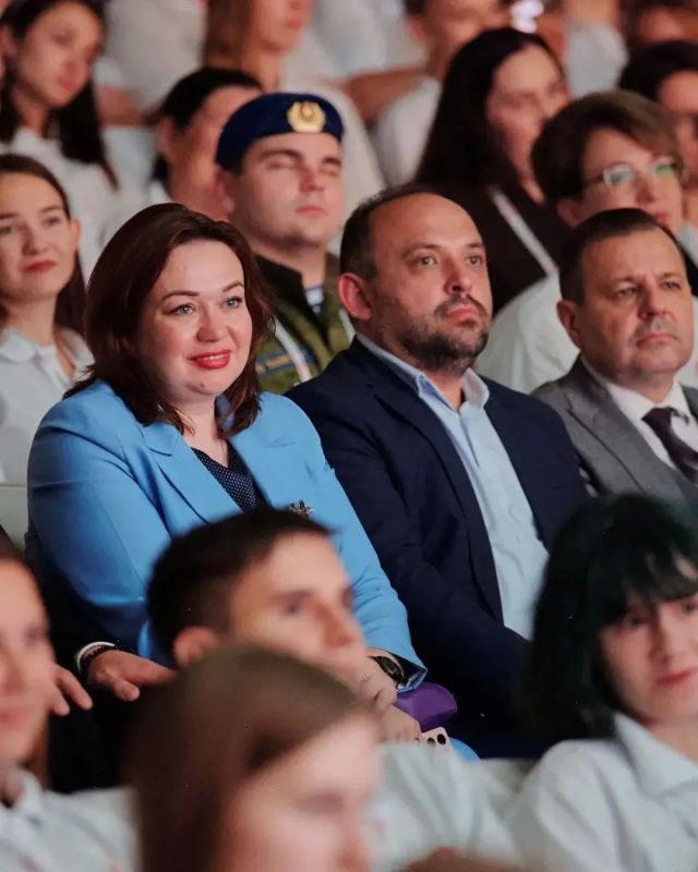 Торжественно открыли пятый полуфинал Всероссийского конкурса наставников «Быть, а не казаться» Торжественно открыли пятый полуфинал Всероссийского конкурса наставников «Быть, а не казаться»