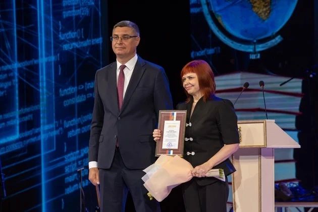 На августовском педсовете во Владимире говорили о приоритетах сферы образования и наградили лучших педагогов На августовском педсовете во Владимире говорили о приоритетах сферы образования и наградили лучших педагогов