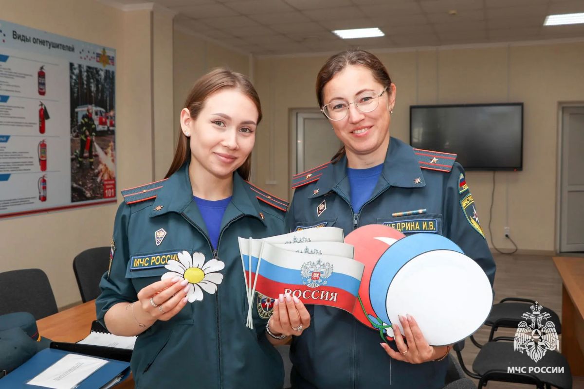 Флаг России в каждый дом. 22 августа отмечаем День Государственного флага Российской Федерации Флаг России в каждый дом. 22 августа отмечаем День Государственного флага Российской Федерации
