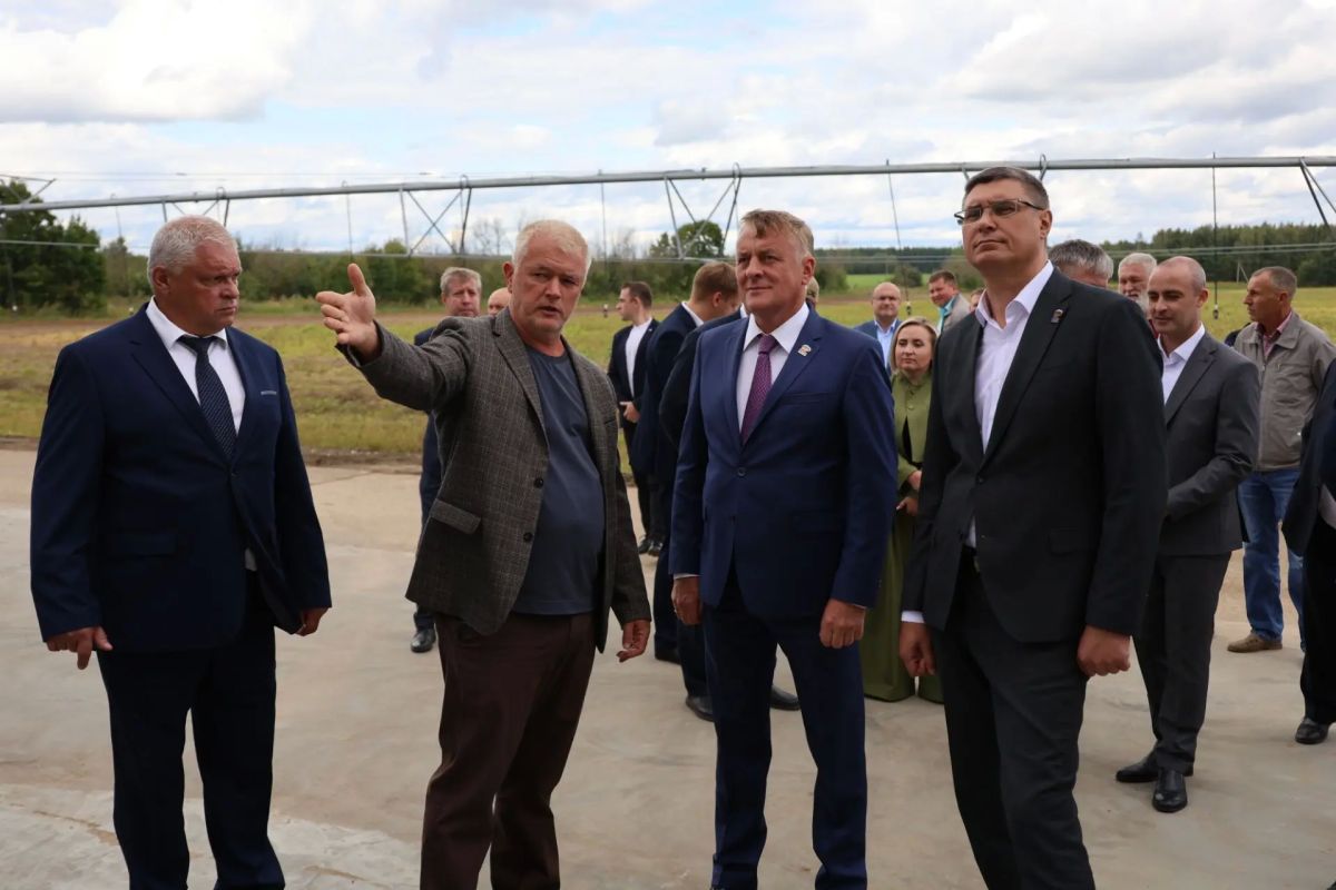Александр Авдеев: Развиваем инфраструктуру села: чистая вода в Веси, газ для аграриев в Менчаково Александр Авдеев: Развиваем инфраструктуру села: чистая вода в Веси, газ для аграриев в Менчаково