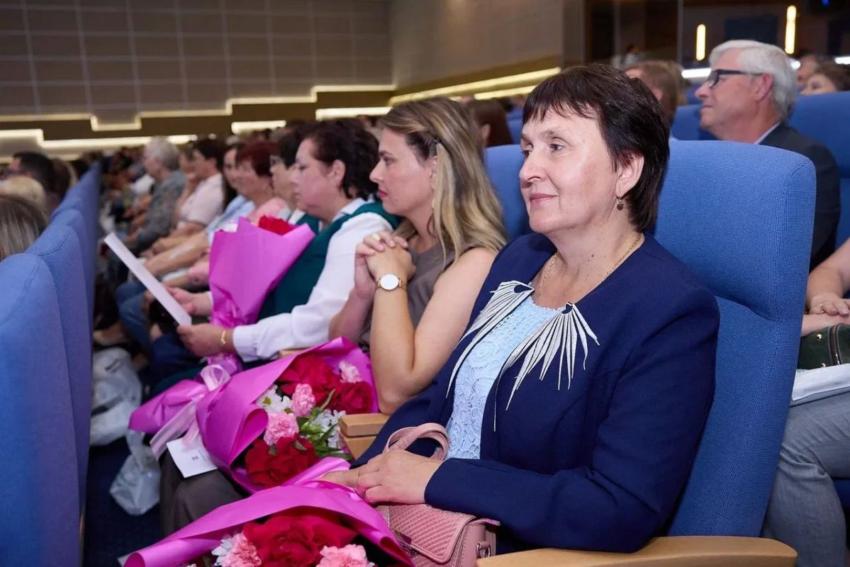 Сегодня во Владимирской области чествовали сельских старост, которые заботятся о благополучии и развитии своей малой родины Сегодня во Владимирской области чествовали сельских старост, которые заботятся о благополучии и развитии своей малой родины