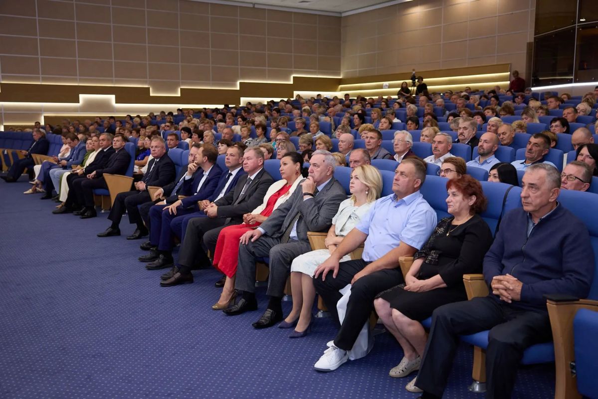 Александр Авдеев: Владимирская область благодарна своим старостам Александр Авдеев: Владимирская область благодарна своим старостам