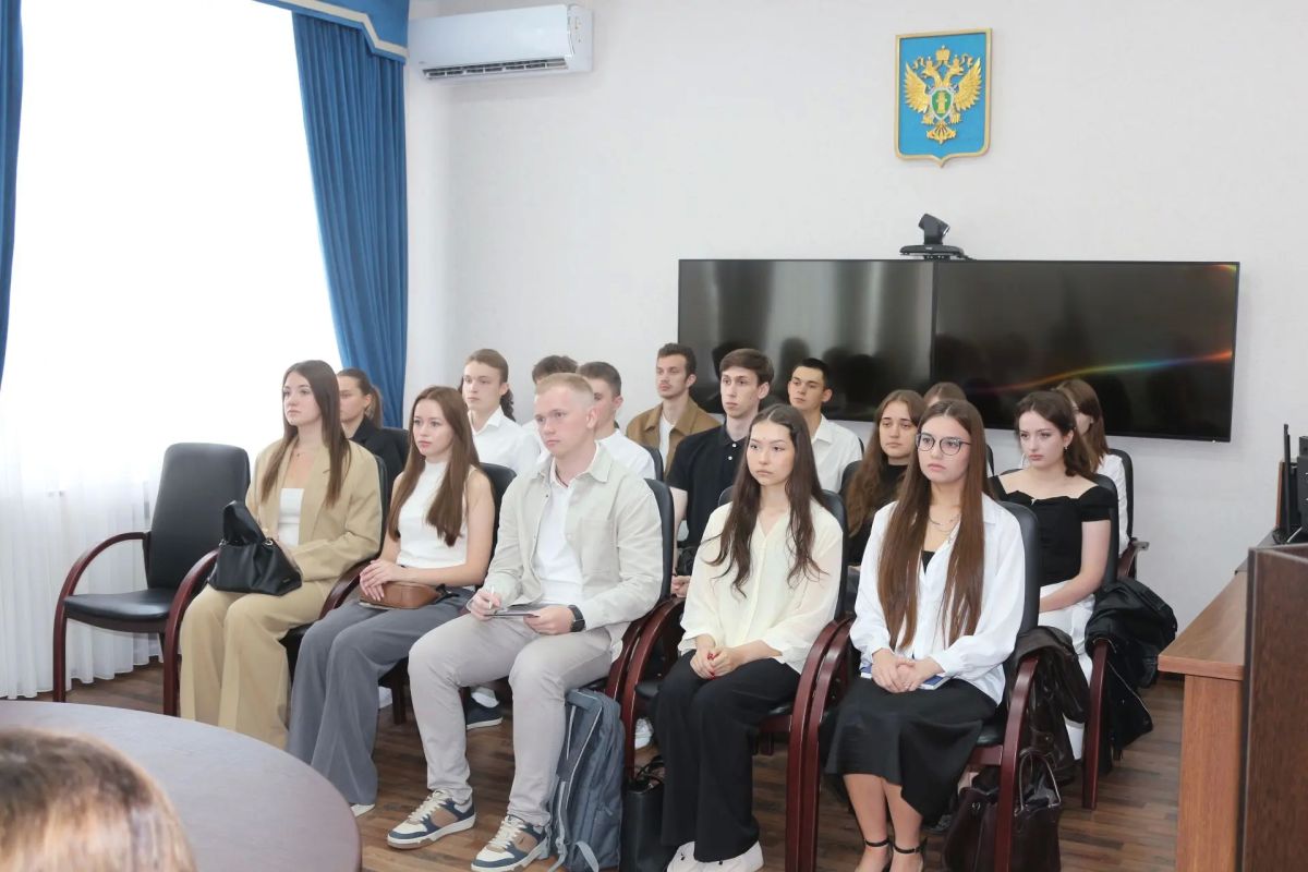 В прокуратуре области проведен круглый стол со студентами, обучающимися по целевым направлениям прокуратуры В прокуратуре области проведен круглый стол со студентами, обучающимися по целевым направлениям прокуратуры