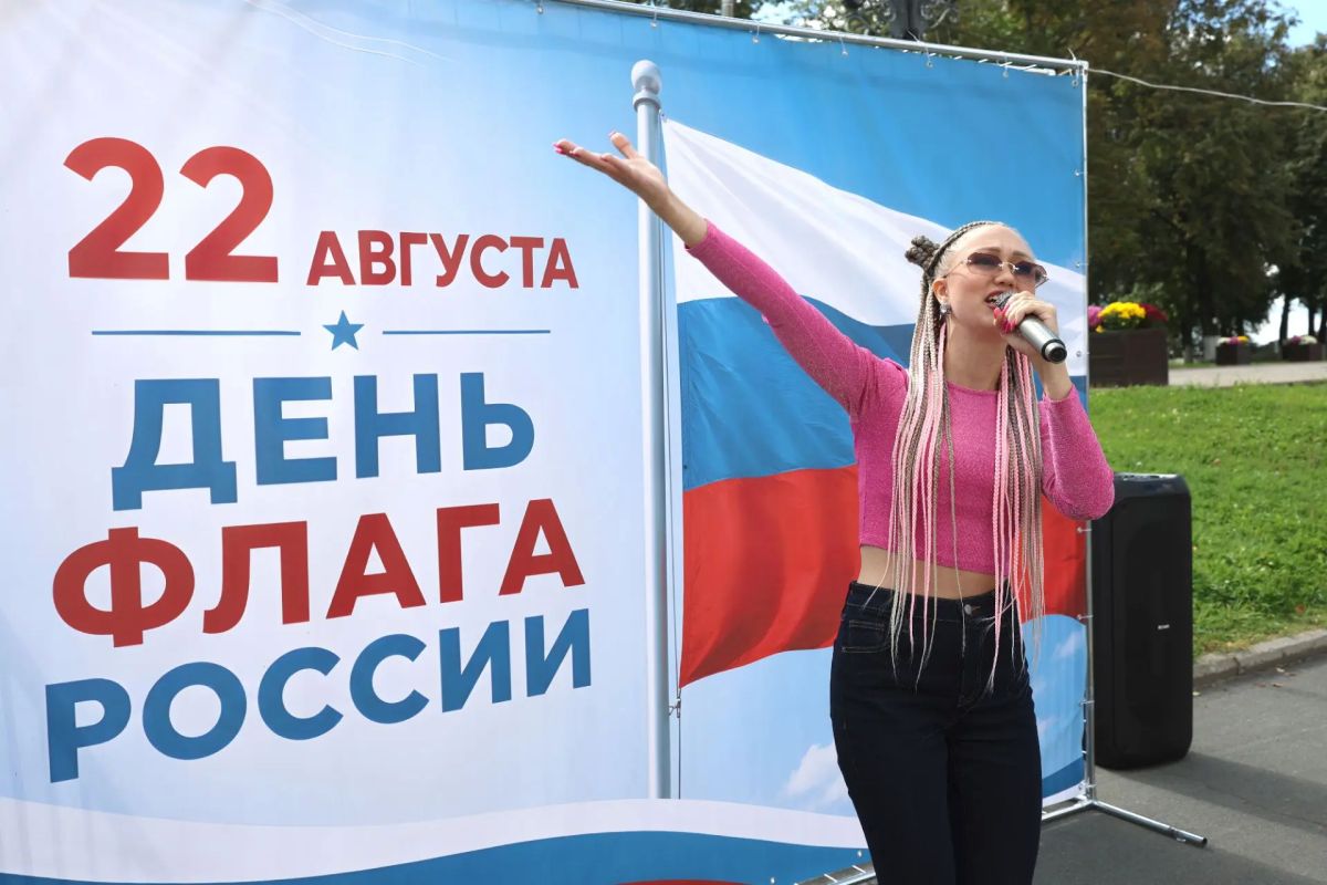 Во Владимирской области состоялась патриотическая акция «Под флагом России» Во Владимирской области состоялась патриотическая акция «Под флагом России»
