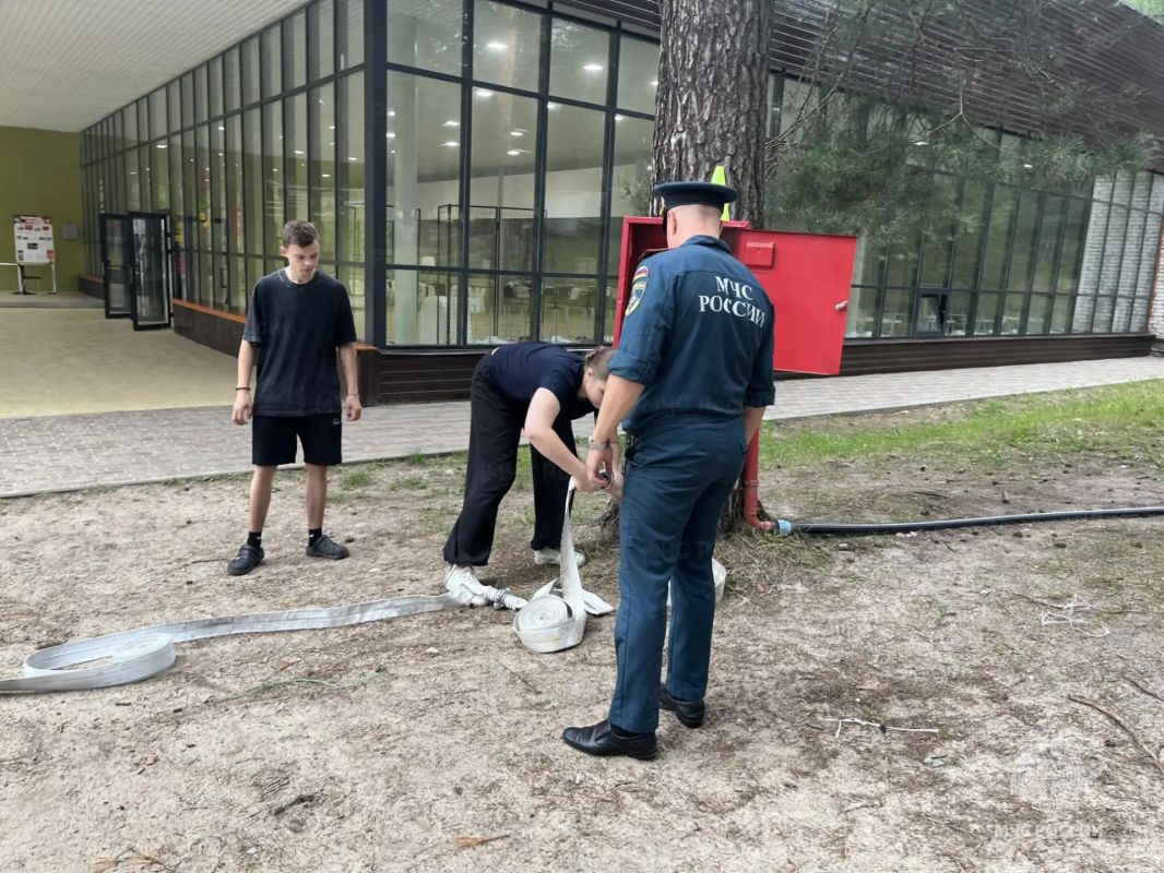 В детском оздоровительном лагере «Белый городок» проведена пожарная эстафета В детском оздоровительном лагере «Белый городок» проведена пожарная эстафета