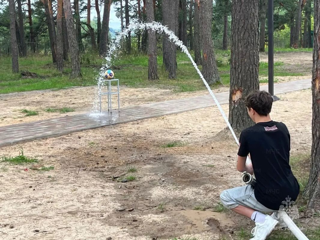 В детском оздоровительном лагере «Белый городок» проведена пожарная эстафета В детском оздоровительном лагере «Белый городок» проведена пожарная эстафета