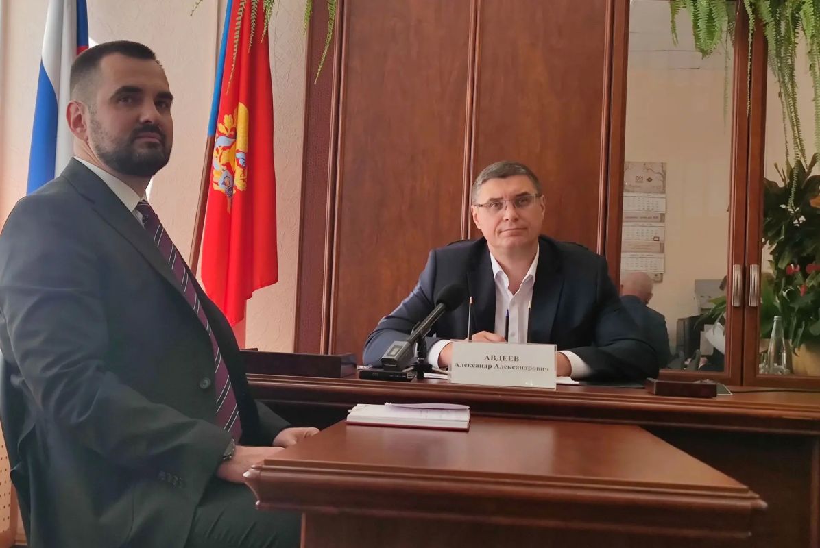 Александр Авдеев: О личном приёме граждан: от ремонта дороги до газификации деревни Александр Авдеев: О личном приёме граждан: от ремонта дороги до газификации деревни