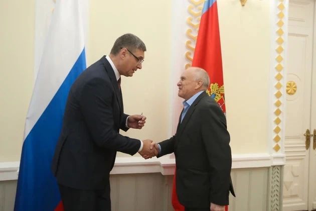 Александр Авдеев вручил госнаграды выдающимся жителям Владимирского региона Александр Авдеев вручил госнаграды выдающимся жителям Владимирского региона