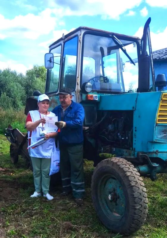 В конце августа в сельской местности кипит работа - сбор урожая в самом разгаре! В конце августа в сельской местности кипит работа - сбор урожая в самом разгаре!