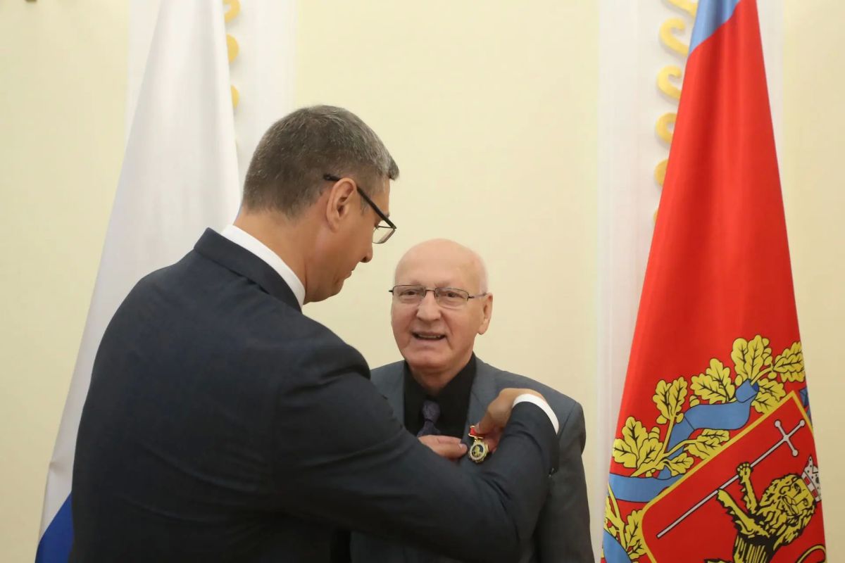 Александр Авдеев: Церемония вручения государственных наград жителям Владимирской области Александр Авдеев: Церемония вручения государственных наград жителям Владимирской области