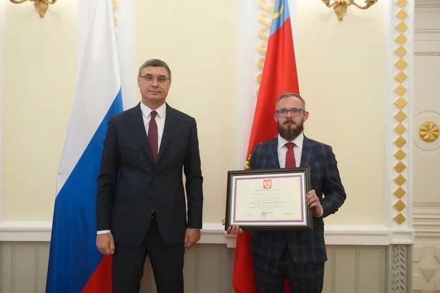 Александр Авдеев вручил госнаграды выдающимся жителям Владимирского региона Александр Авдеев вручил госнаграды выдающимся жителям Владимирского региона