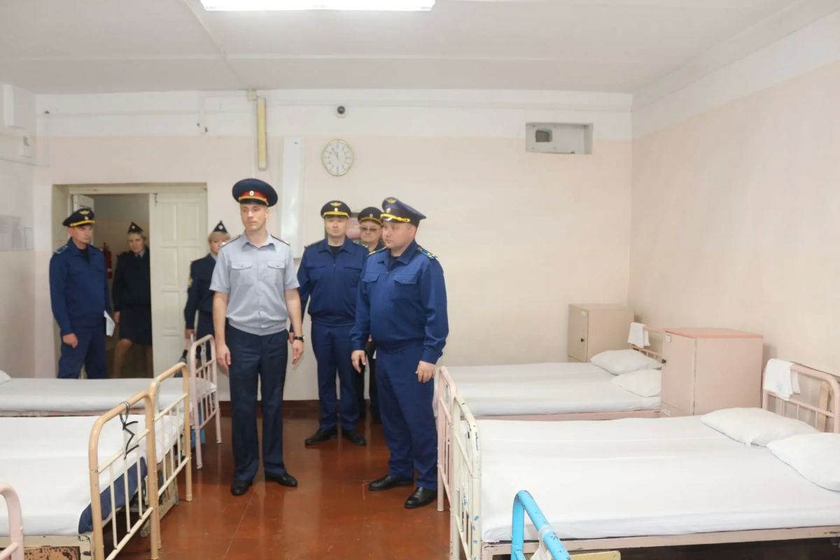 Заместитель прокурора региона Антон Жуков посетил с проверкой женскую исправительную колонию Заместитель прокурора региона Антон Жуков посетил с проверкой женскую исправительную колонию