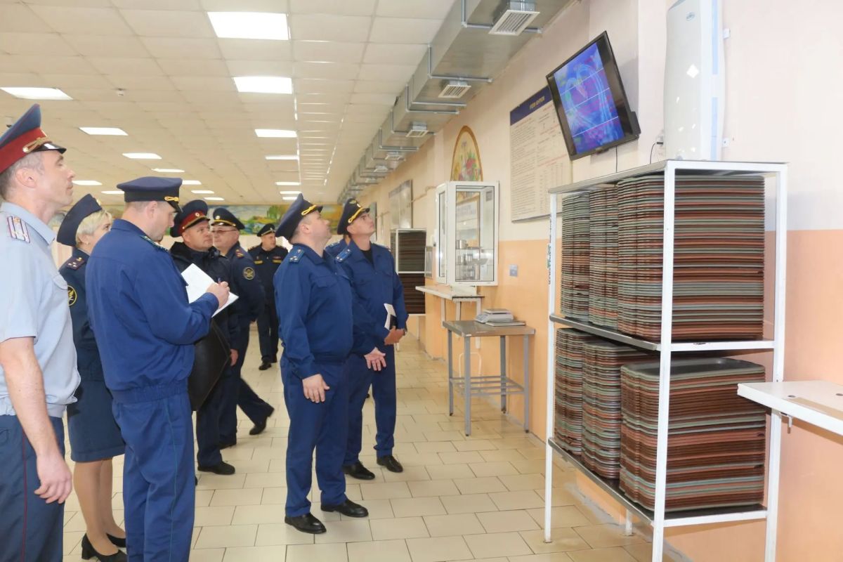 Заместитель прокурора региона Антон Жуков посетил с проверкой женскую исправительную колонию Заместитель прокурора региона Антон Жуков посетил с проверкой женскую исправительную колонию