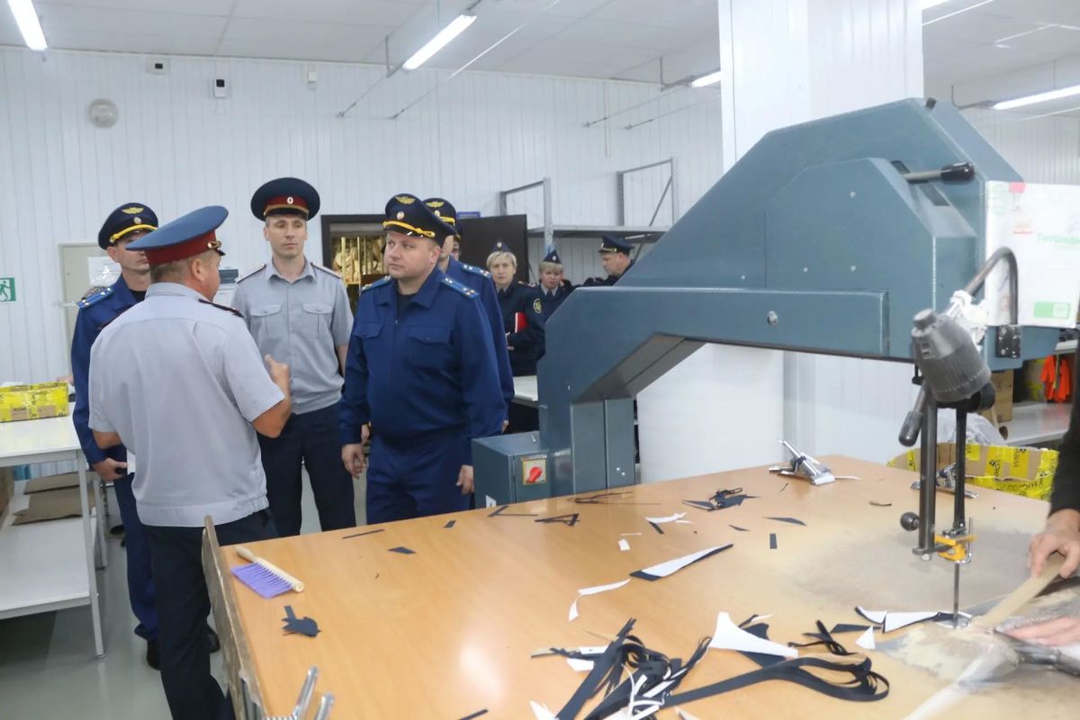 Заместитель прокурора региона Антон Жуков посетил с проверкой женскую исправительную колонию Заместитель прокурора региона Антон Жуков посетил с проверкой женскую исправительную колонию