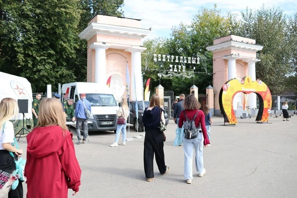 Традиционный владимирский фестиваль культур и традиций проходит в Центральном парке культуры и отдыха Традиционный владимирский фестиваль культур и традиций проходит в Центральном парке культуры и отдыха