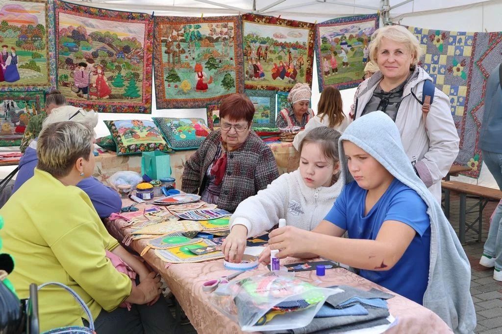 Традиционный владимирский фестиваль культур и традиций проходит в Центральном парке культуры и отдыха Традиционный владимирский фестиваль культур и традиций проходит в Центральном парке культуры и отдыха