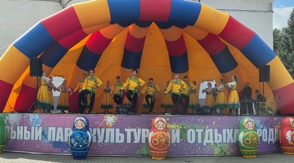 Традиционный владимирский фестиваль культур и традиций проходит в Центральном парке культуры и отдыха Традиционный владимирский фестиваль культур и традиций проходит в Центральном парке культуры и отдыха
