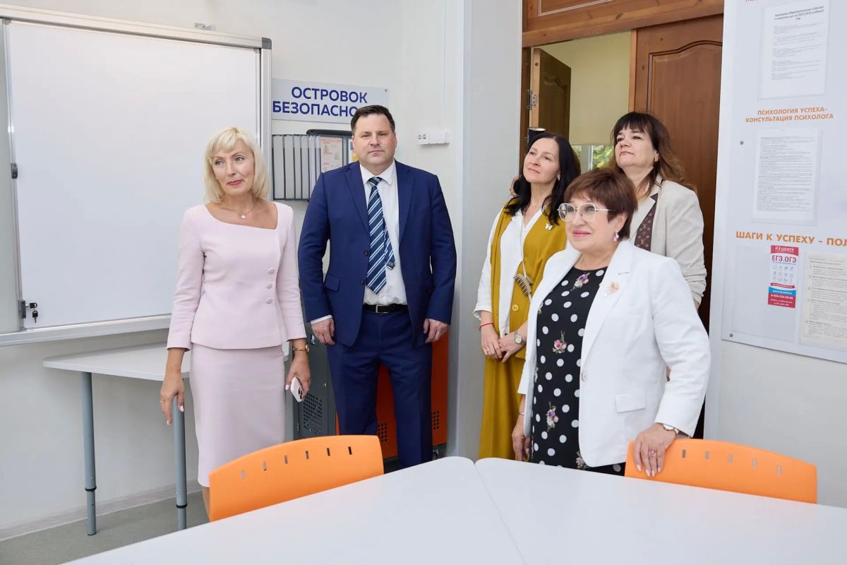 Ольга Хохлова в День знаний посетила школы Мурома Ольга Хохлова в День знаний посетила школы Мурома