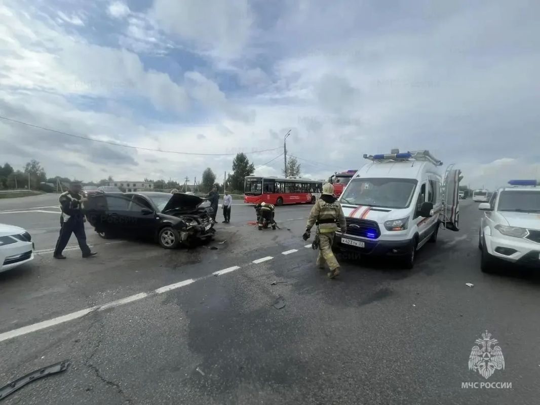 Четыре человека пострадали в ДТП на повороте на Оргтруд Четыре человека пострадали в ДТП на повороте на Оргтруд