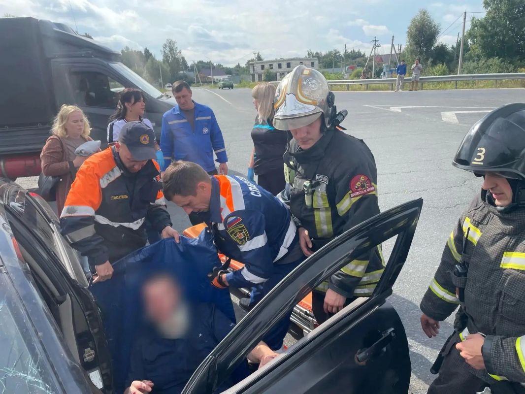 Четыре человека пострадали в ДТП на повороте на Оргтруд Четыре человека пострадали в ДТП на повороте на Оргтруд