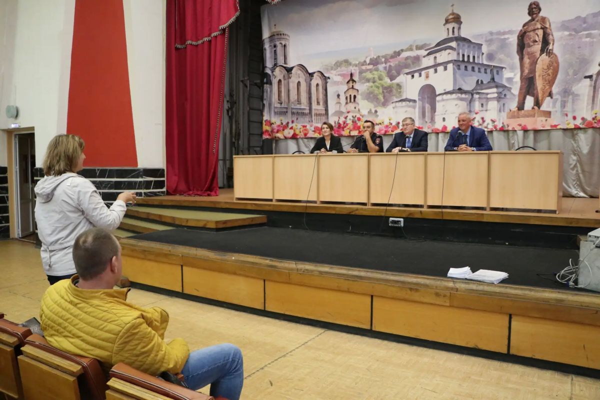 Во Владимирской области прошел опрос общественного мнения о деятельности органов внутренних дел Во Владимирской области прошел опрос общественного мнения о деятельности органов внутренних дел