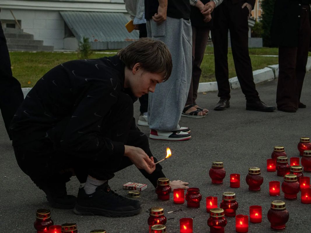 Во Владимире почтили память жертв трагедии в Беслане Во Владимире почтили память жертв трагедии в Беслане