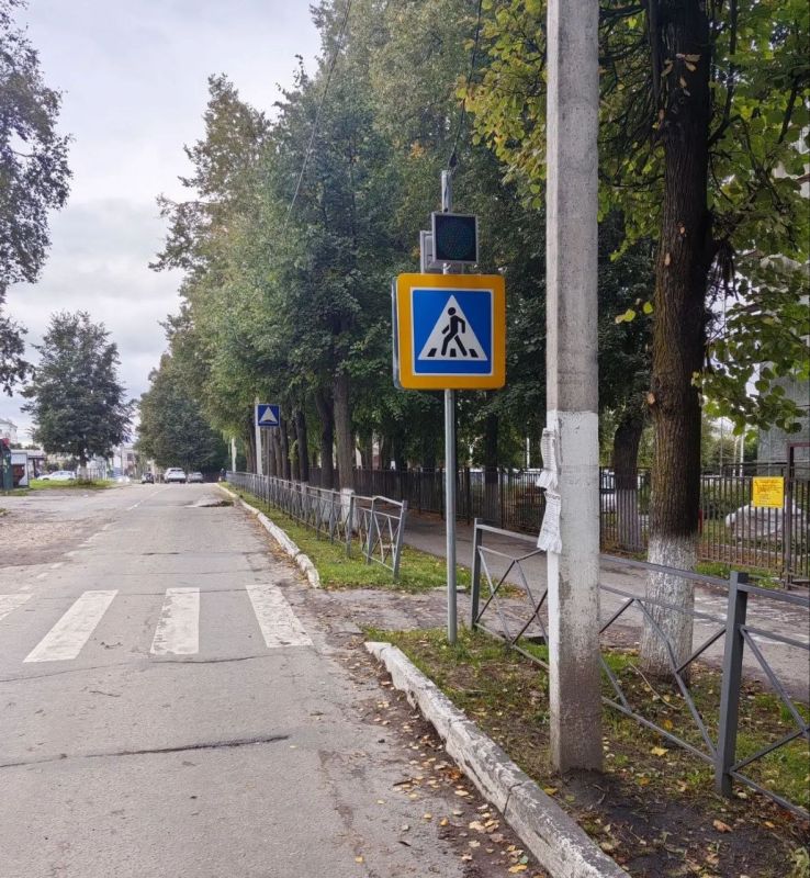 В Кольчугино по требованию прокуратуры установлены светофоры для обозначения пешеходных переходов около образовательных учреждений В Кольчугино по требованию прокуратуры установлены светофоры для обозначения пешеходных переходов около образовательных учреждений