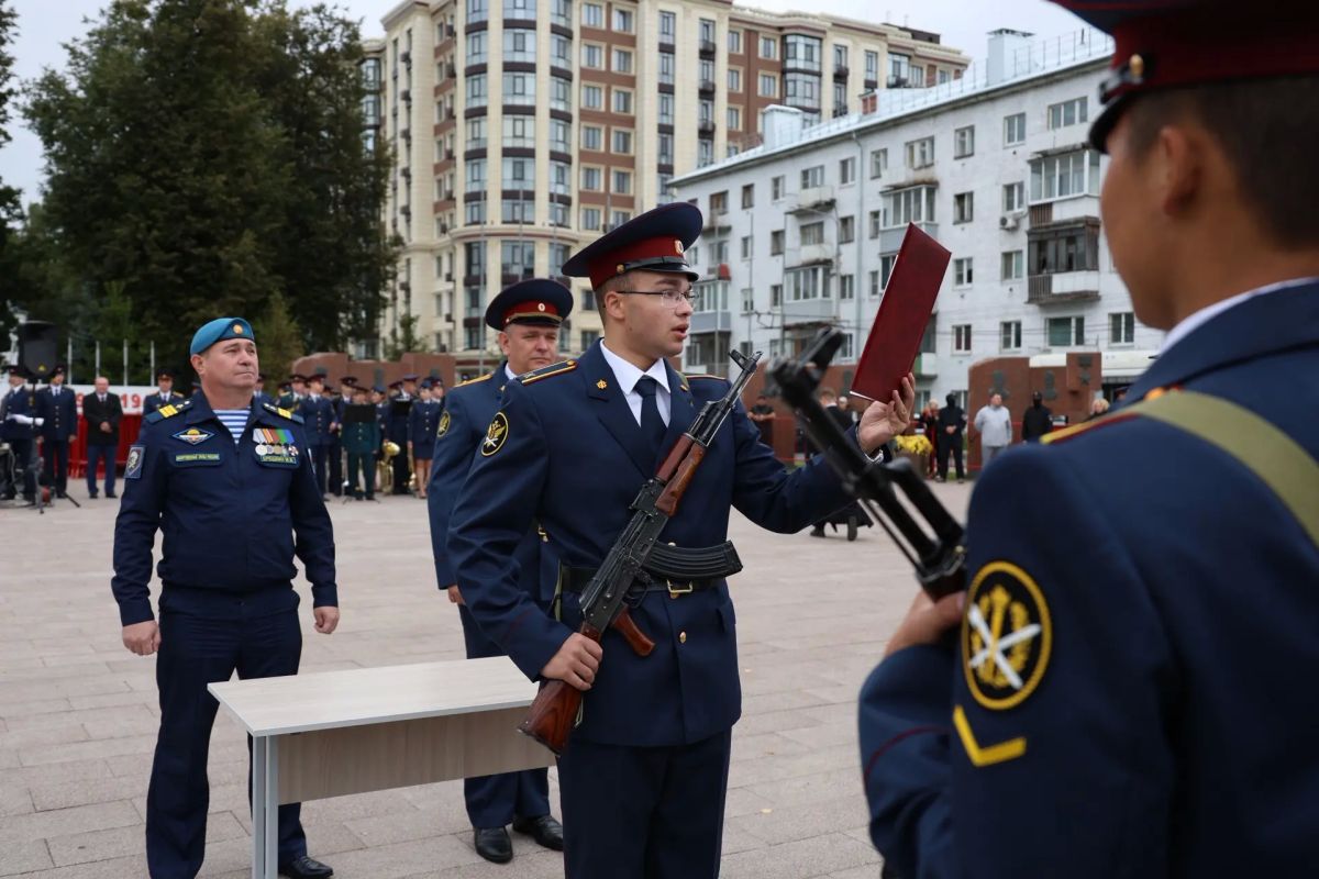 Сегодня во Владимире приняли присягу курсанты 1 курса ВЮИ ФСИН Сегодня во Владимире приняли присягу курсанты 1 курса ВЮИ ФСИН