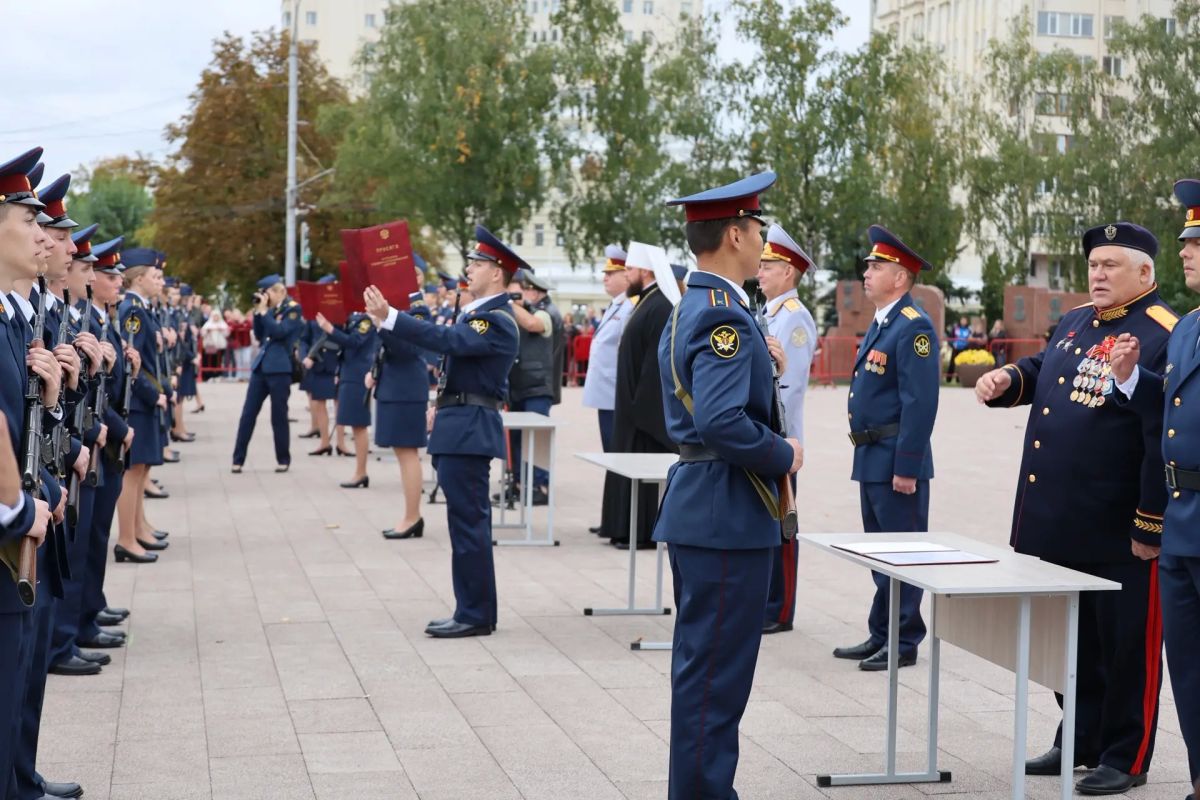 Сегодня во Владимире приняли присягу курсанты 1 курса ВЮИ ФСИН Сегодня во Владимире приняли присягу курсанты 1 курса ВЮИ ФСИН