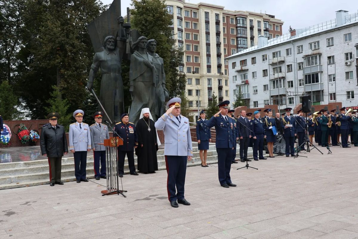 Сегодня во Владимире приняли присягу курсанты 1 курса ВЮИ ФСИН Сегодня во Владимире приняли присягу курсанты 1 курса ВЮИ ФСИН