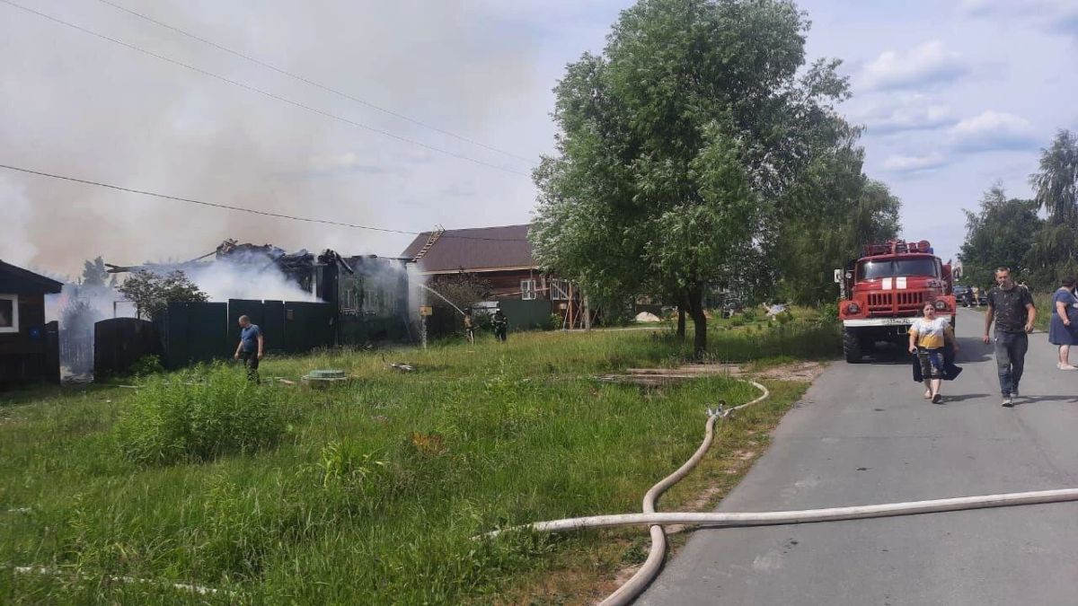 Мужчина погиб на пожаре в частном доме в поселке Болотский Мужчина погиб на пожаре в частном доме в поселке Болотский