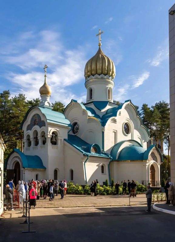 Святейший Патриарх Кирилл освятил храм на территории Федерального научного центра гигиены имени Ф. Ф. Эрисмана Святейший Патриарх Кирилл освятил храм на территории Федерального научного центра гигиены имени Ф. Ф. Эрисмана