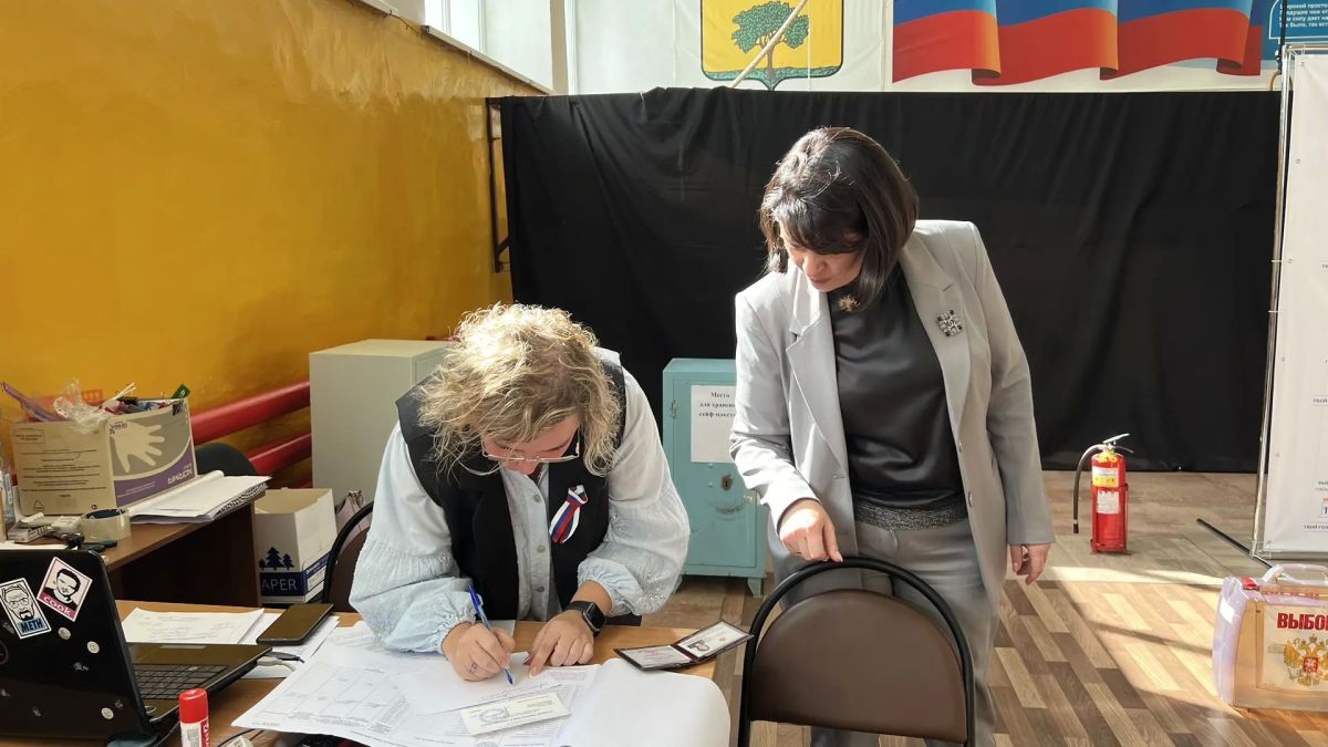 Вместе с Анатолием Анниным проверили избирательные участки в Вязниках Вместе с Анатолием Анниным проверили избирательные участки в Вязниках