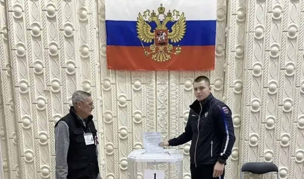 Спортсмены и тренеры Владимирской области проголосовали на выборах Спортсмены и тренеры Владимирской области проголосовали на выборах