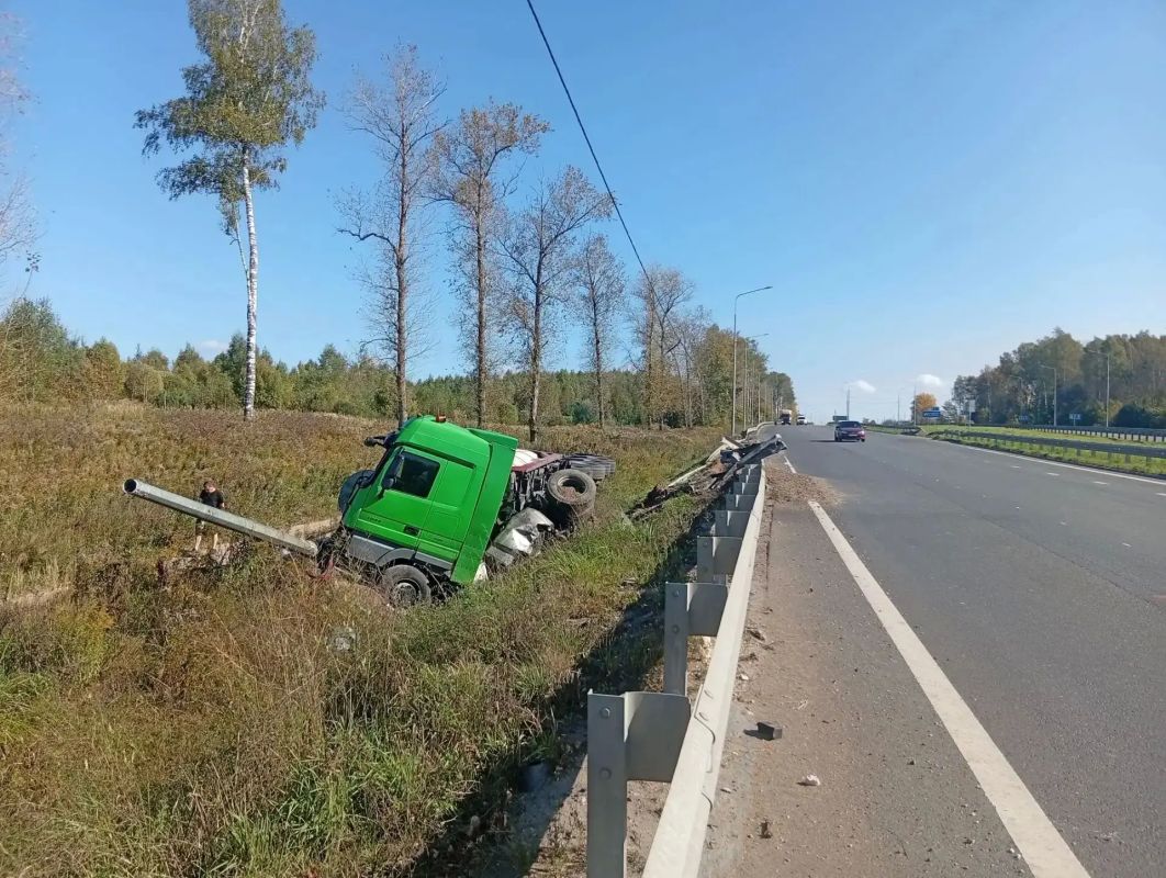 Из-за ДТП в Ковровском округе затруднёно движение Авария произошла сегодня утром на федеральной трассе. По предварительной информации, водитель большегрузного автомобиля не справился с управлением, допустил съезд в кювет... Из-за ДТП в Ковровском округе затруднёно движение Авария произошла сегодня утром на федеральной трассе. По предварительной информации, водитель большегрузного автомобиля не справился с управлением, допустил съезд в кювет...