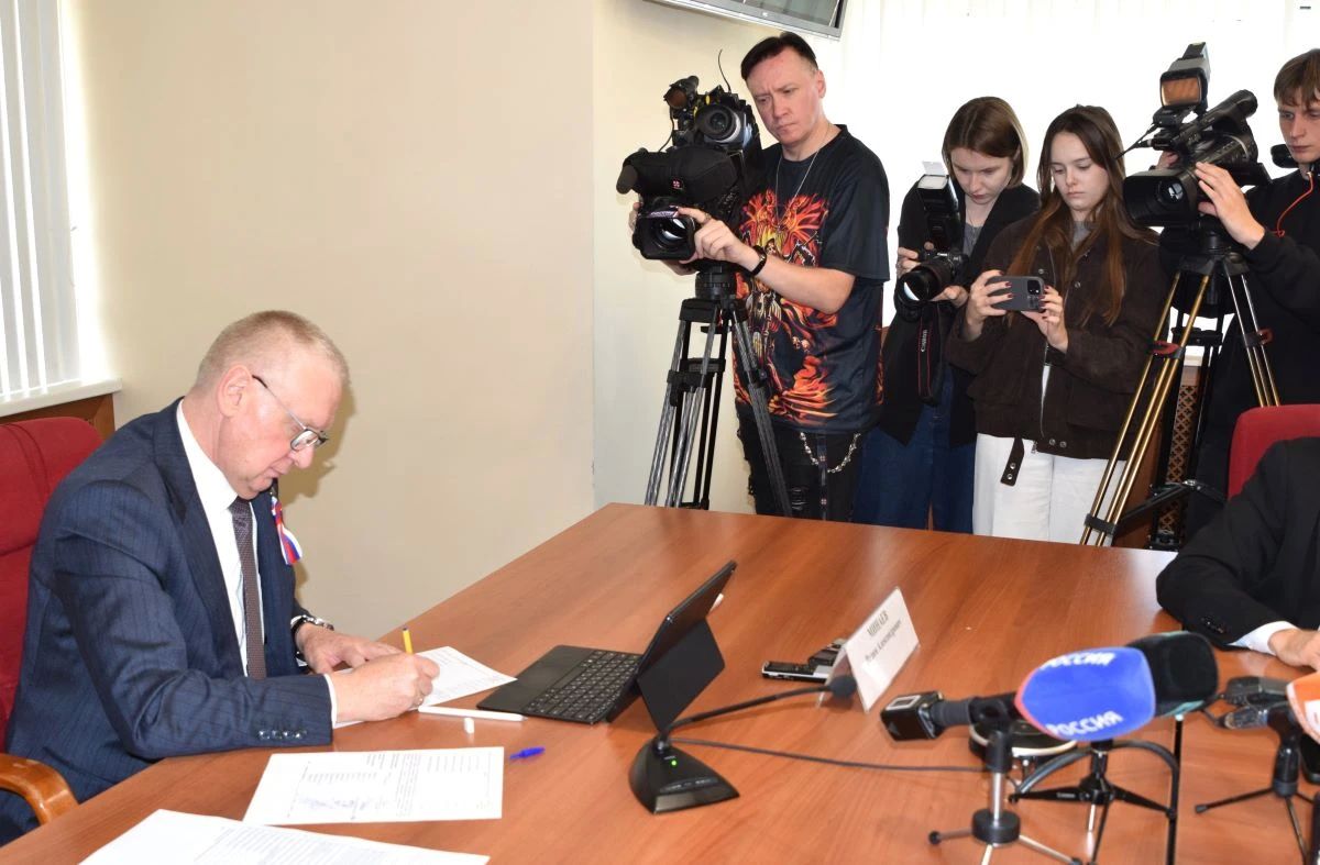 21 сентября состоялось заседание Избирательной комиссии Владимирской области, на которую возложены полномочия окружных избирательных комиссий одномандатных избирательных округов № 83 и 84 по выборам депутатов Государственной... 21 сентября состоялось заседание Избирательной комиссии Владимирской области, на которую возложены полномочия окружных избирательных комиссий одномандатных избирательных округов № 83 и 84 по выборам депутатов Государственной...