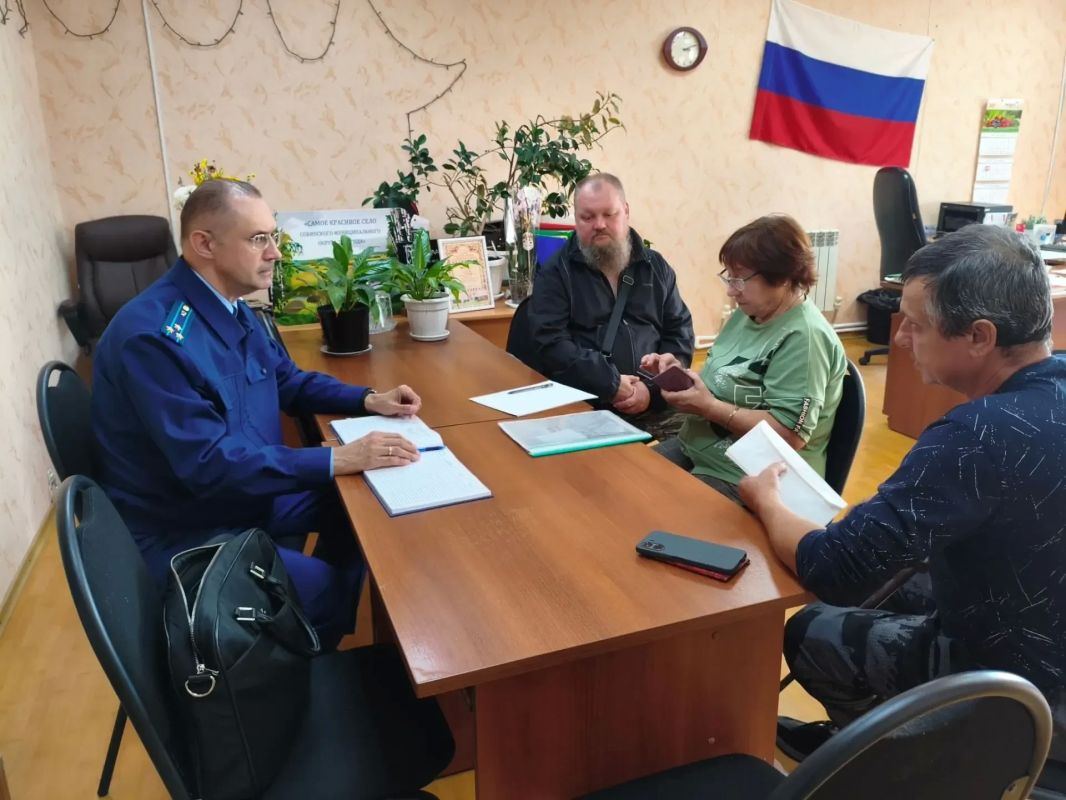 Собинский межрайонный прокурор Андрей Широких провел приём граждан в селе Березники Собинский межрайонный прокурор Андрей Широких провел приём граждан в селе Березники