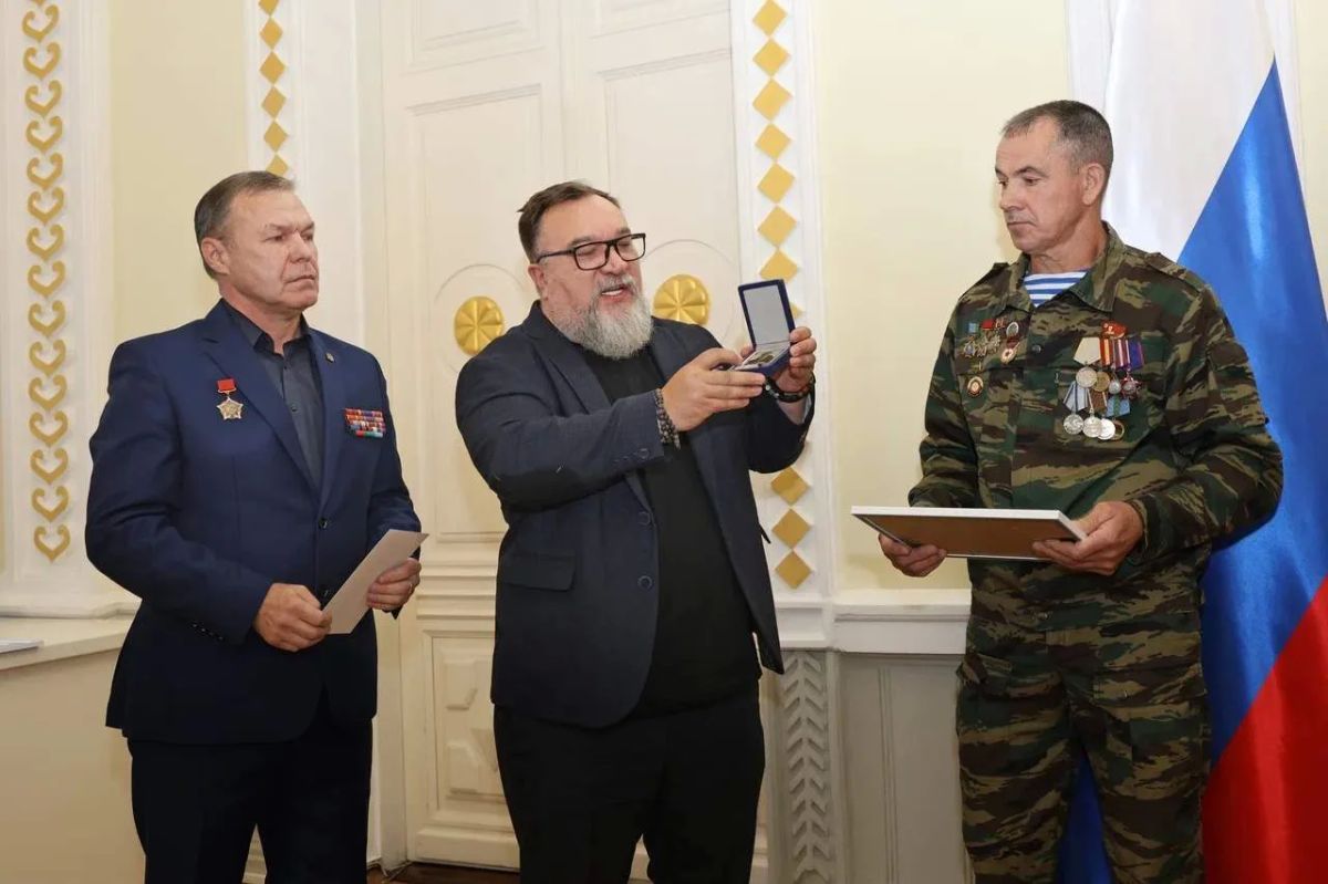 Во Владимирской области вручили премию имени А.И. Артёмовой и памятные жетоны «Они сражались за Родину!» Во Владимирской области вручили премию имени А.И. Артёмовой и памятные жетоны «Они сражались за Родину!»