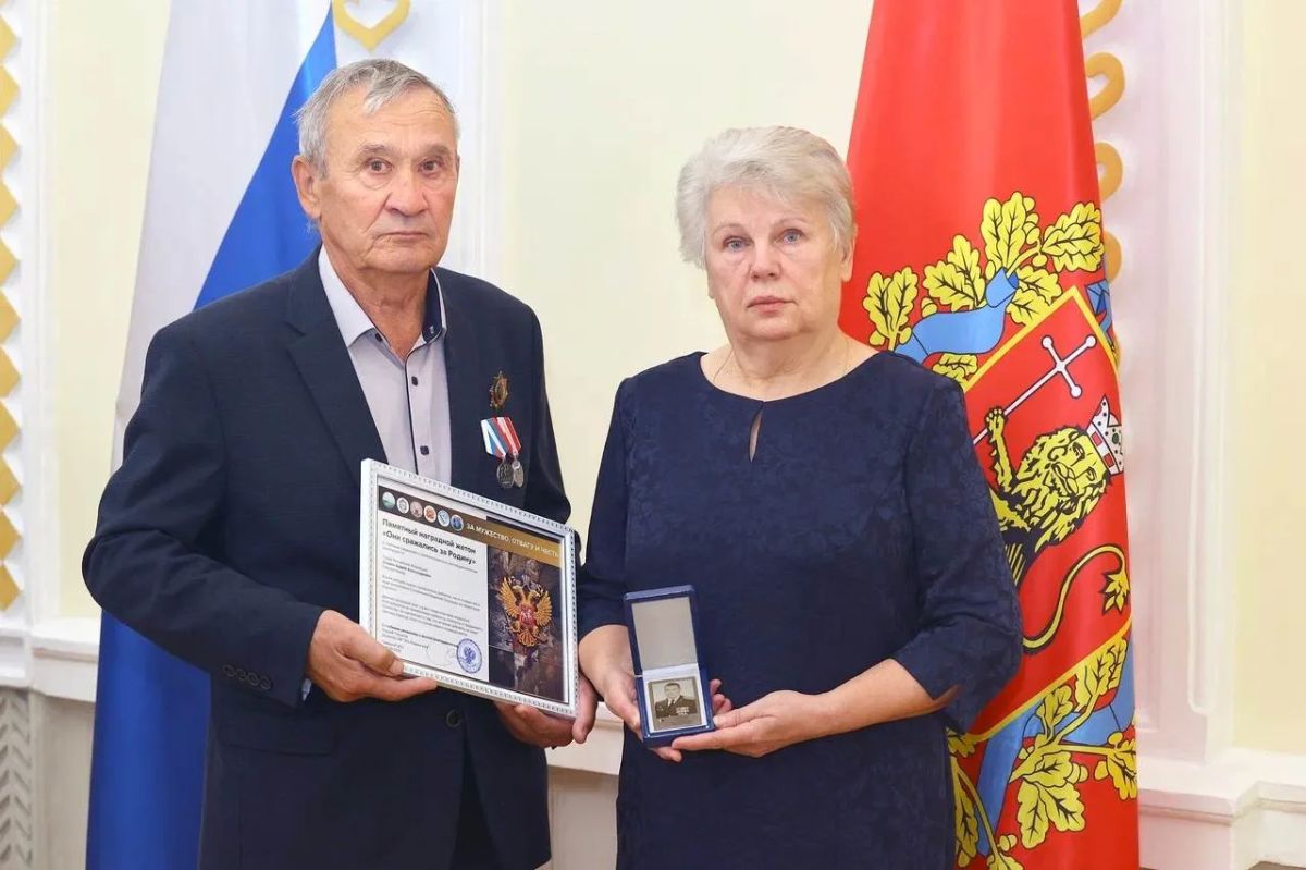 Во Владимирской области вручили премию имени А.И. Артёмовой и памятные жетоны «Они сражались за Родину!» Во Владимирской области вручили премию имени А.И. Артёмовой и памятные жетоны «Они сражались за Родину!»