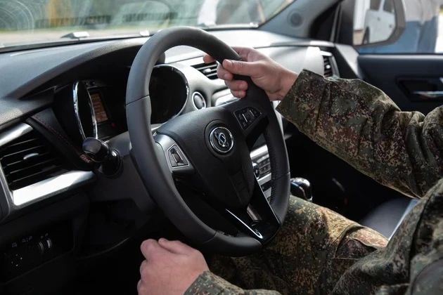 Подразделению «БАРС» передали автомобили Подразделению «БАРС» передали автомобили