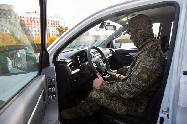 Подразделению «БАРС» передали автомобили Подразделению «БАРС» передали автомобили