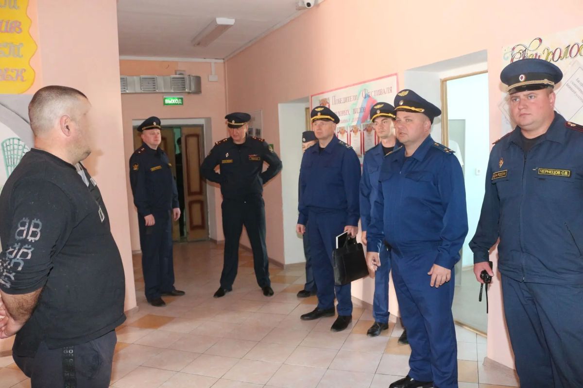 Заместитель прокурора региона Антон Жуков посетил с проверкой колонию-поселение Заместитель прокурора региона Антон Жуков посетил с проверкой колонию-поселение