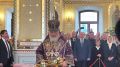 В Сретенском храме в Суздале работает съемочная группа телеканала Губерния-33 Владислав Ельцов и Дмитрий Шаталов делают большой репортаж о визите Патриарха Московского и всея Руси Кирилла