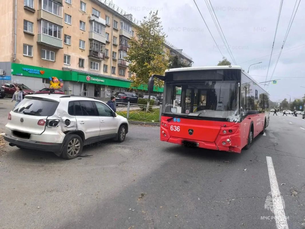 Две пассажирки автобуса попали в больницу после ДТП Две пассажирки автобуса попали в больницу после ДТП